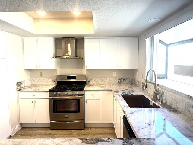 Building Photo - 26130 Alizia Canyon Dr