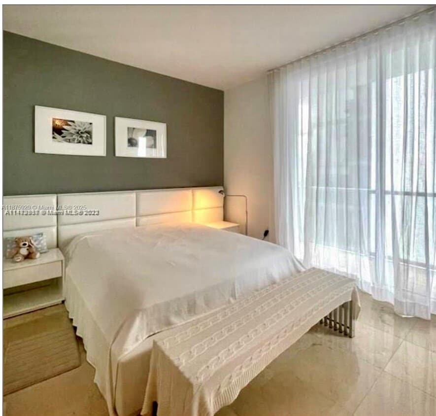 Foto principal - 1050 Brickell Ave