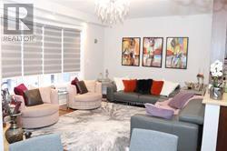 Photo du bâtiment - 2530 Longridge Crescent