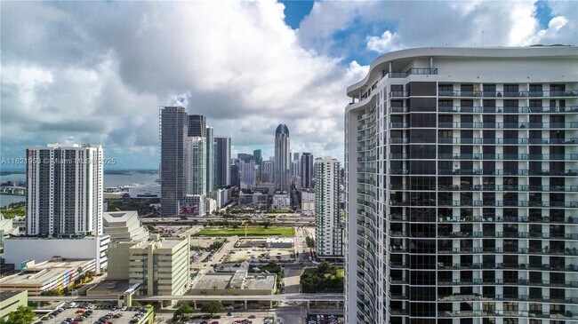 Foto del edificio - 1600 NE 1st Ave