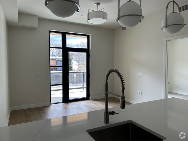 Building Photo - 265 S 4th St E