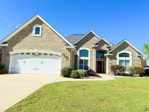 Building Photo - 205 Cheshire Dr