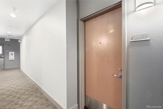 Building Photo - Condo in Prime DTC Location!