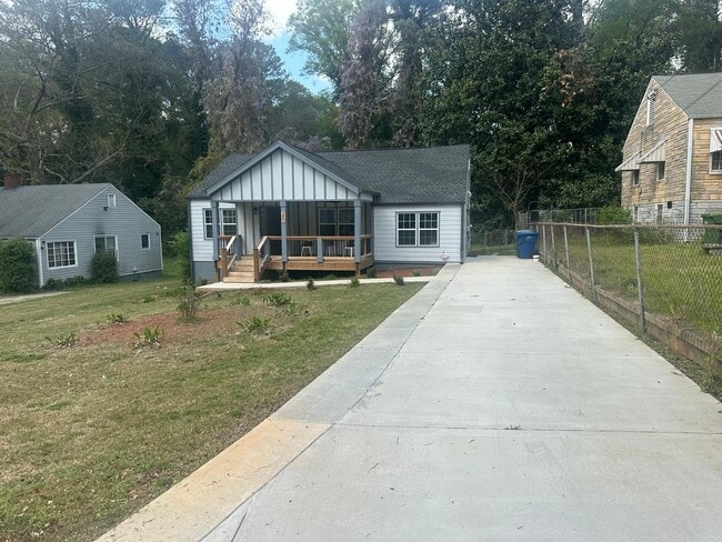 Building Photo - 1841 Bayberry Dr SW