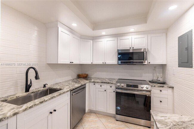 Foto del edificio - 525 N Ocean Blvd