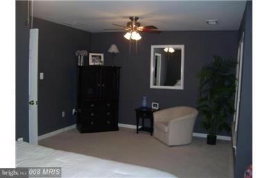 Foto del edificio - 3624 Singleton Terrace