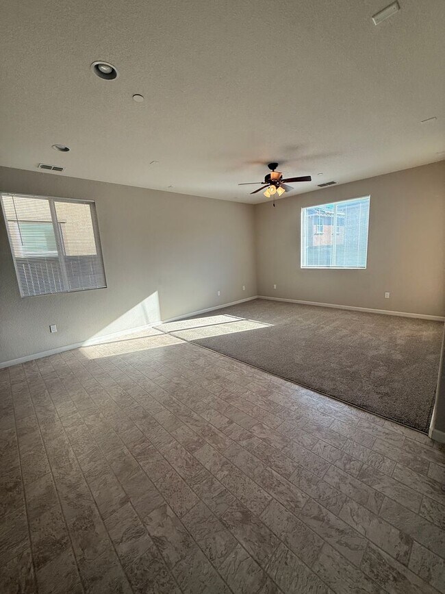 Foto del edificio - 2261 Hancock Dr