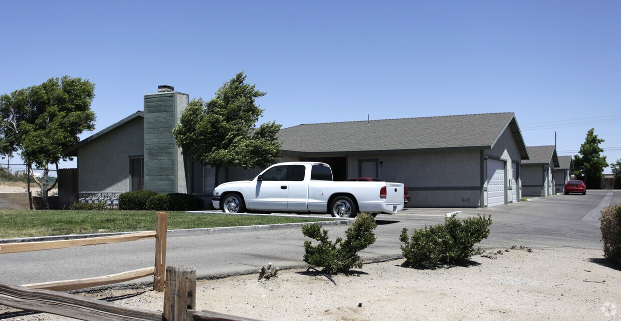 15636 Sequoia Ave, Hesperia, CA 92345 Apartments in Hesperia, CA