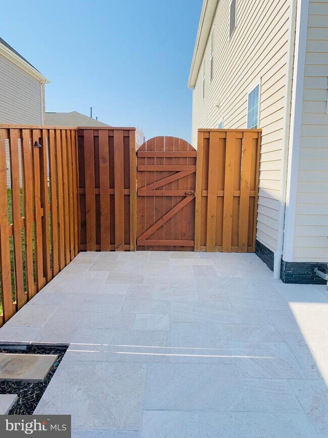 Building Photo - 43203 Stillwater Terrace