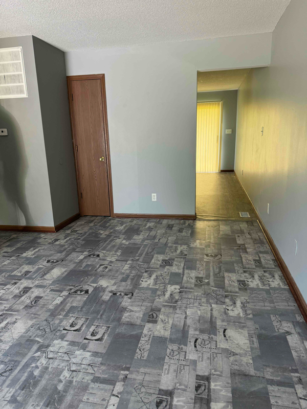 Building Photo - 8701 N Raintree Ct