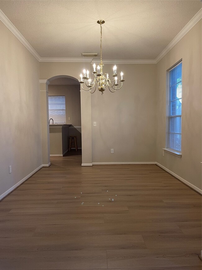 Building Photo - 11215 Carriage Lake Dr