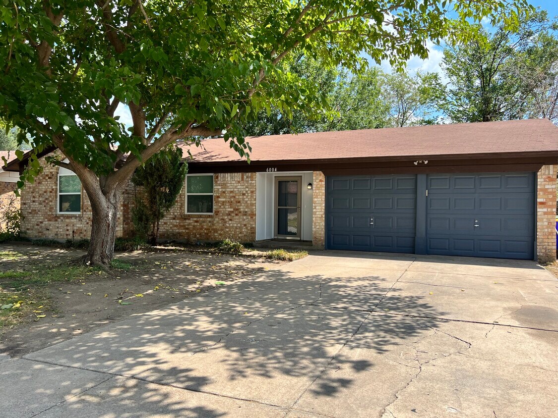 Primary Photo - 6004 Ridgecrest Dr