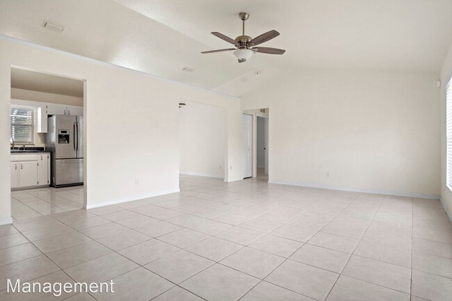 Foto del edificio - 3 br, 2 bath House - 524 Marion Oaks Lane