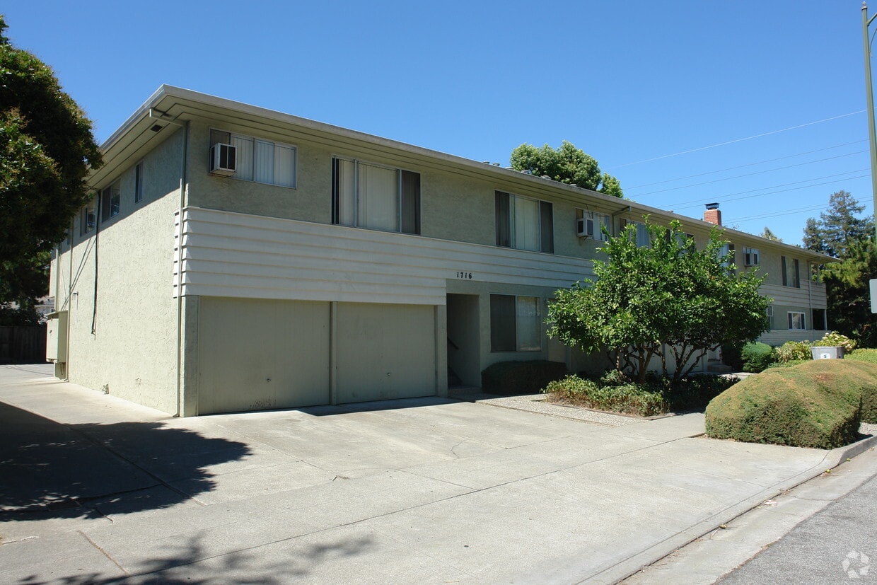 Primary Photo - 1716 De Rose Way