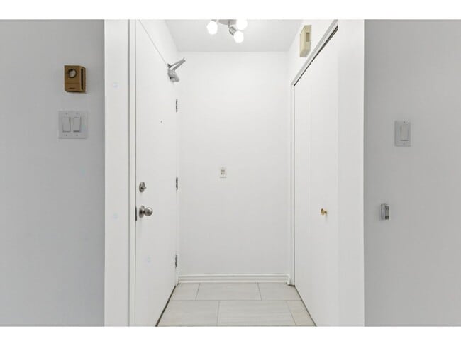 Building Photo - 168 Rue Lamarche