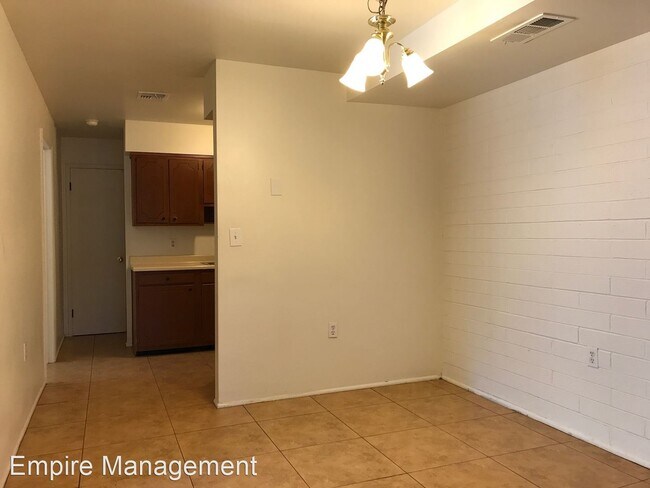 Foto del edificio - 1 br, 1 bath House - 414 N. Silverbell Rd #A