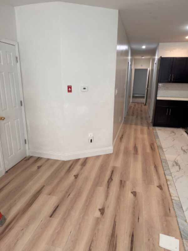 Building Photo - 667 Linwood St