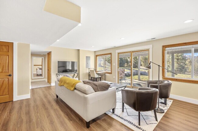 Foto del edificio - Hillside Hideaway in Historic Virginia Cit...