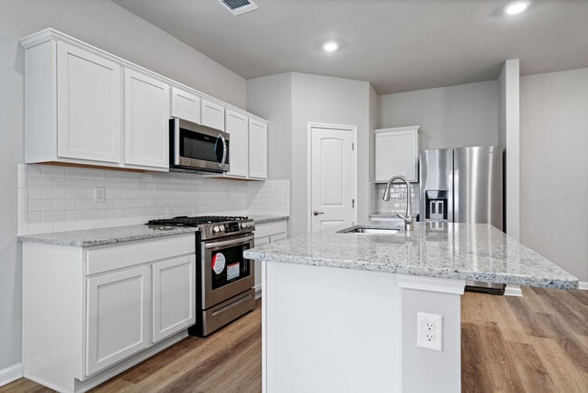 Building Photo - 3722 Spruce Cir