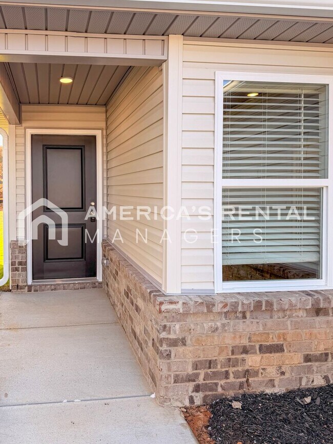 Foto del edificio - CHOOSE YOUR MOVE IN SPECIAL!!! Bright and Spacious 3BR Rental with 2-Car Garage
