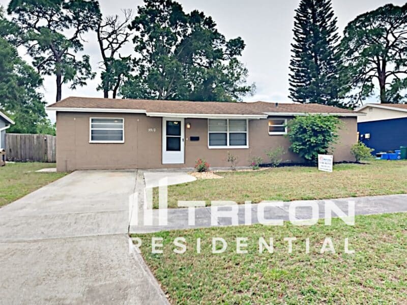 Foto principal - 5912 92nd Ave N