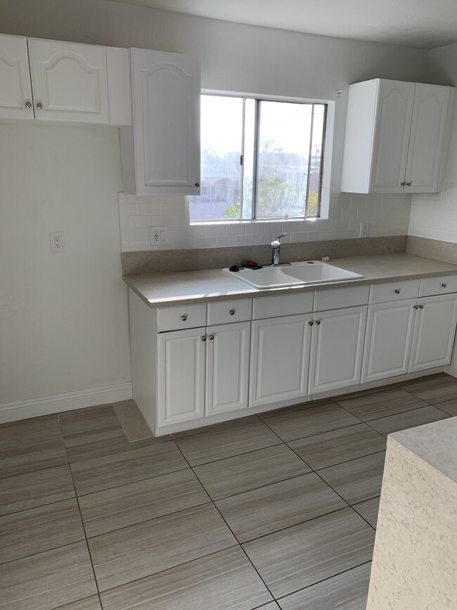 Kitchen - 4600 Melbourne Ave