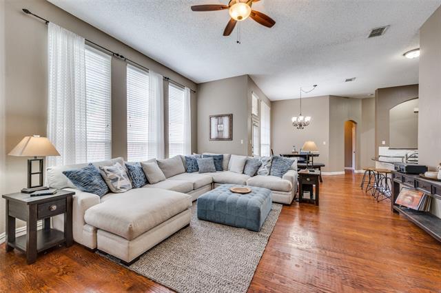 Foto del edificio - 1117 Lakeridge Ln