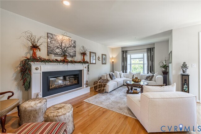 Foto del edificio - 3921 Liesfeld Pl