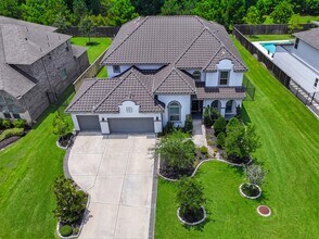 Building Photo - 27 Floral Vista Dr