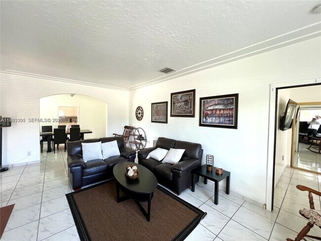 Foto del edificio - 2235 SW 23rd Ave