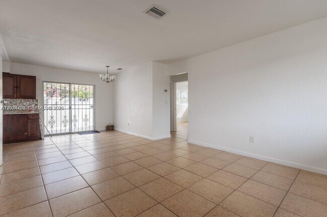 Foto del edificio - 1301 NE 153rd St