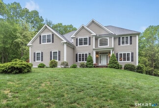 Building Photo - 17 Hallview Dr