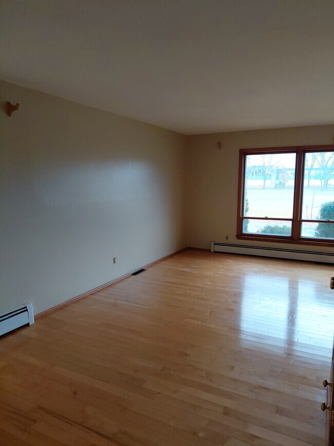 Foto del edificio - 4321 N 99th St