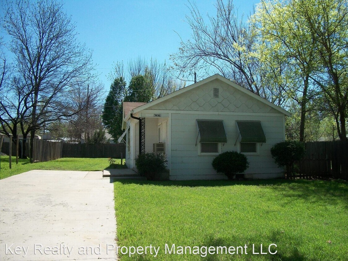Foto principal - 1 br, 1 bath House - 3926 NW 13th St