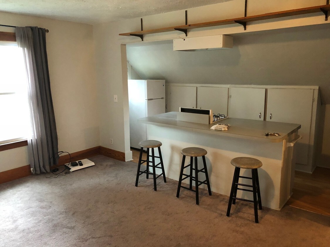 2305 Pine Lake Ave, Keego Harbor, MI 48320 Apartments Keego Harbor