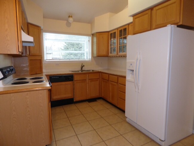 Building Photo - Fabulous Highlands Ranch Home!