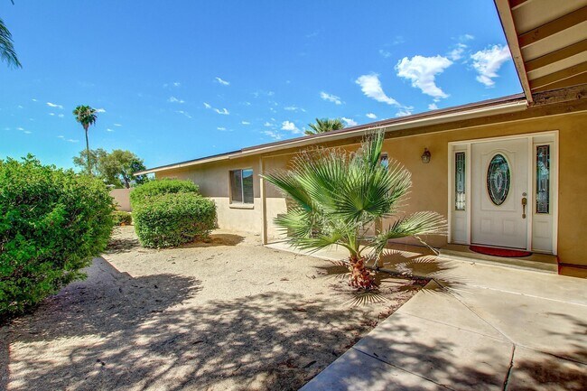 Foto del edificio - 12228 N 64th St