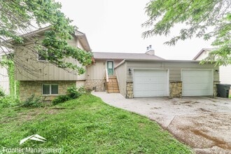 Building Photo - 1923 Crescent Dr
