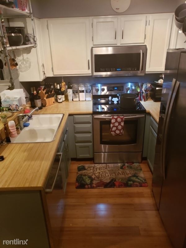 Building Photo - 1 br, 1 bath Townhome - 8821 W Floyd Avenue