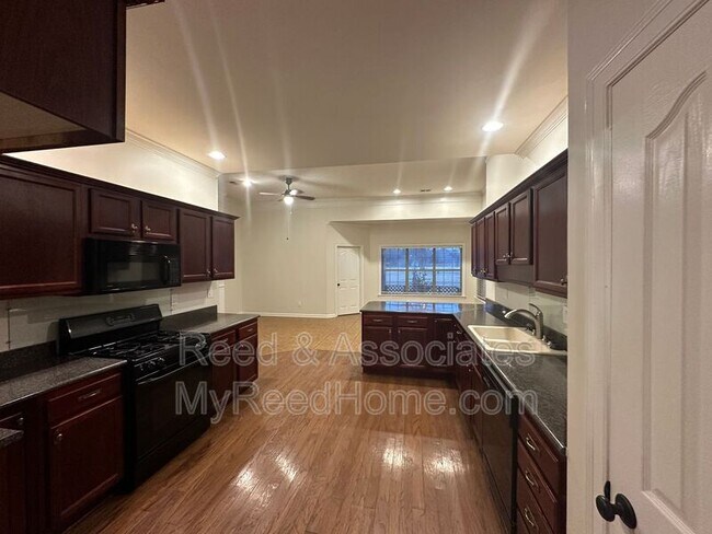 Foto del edificio - 7161 Lauren Ln