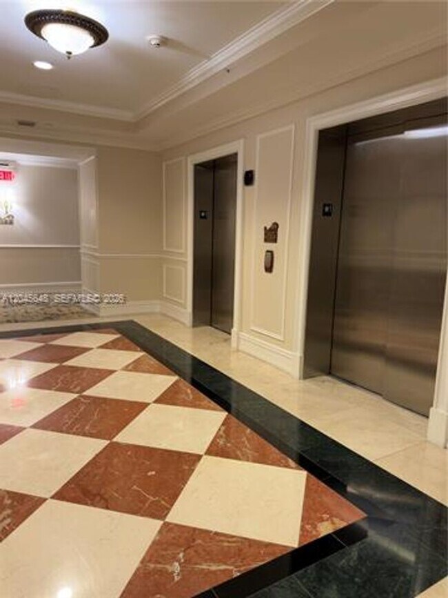 Foto del edificio - 16100 Emerald Estates Dr