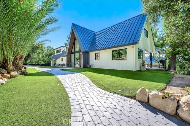 Foto principal - 24301 Sylvan Glen Rd