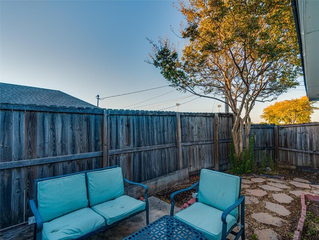 Building Photo - 2523 Sunscape Ln
