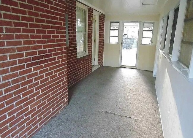 Foto del edificio - 810 S Commerce St