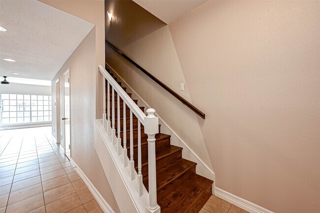 Foto del edificio - 2232 S Piney Point Rd