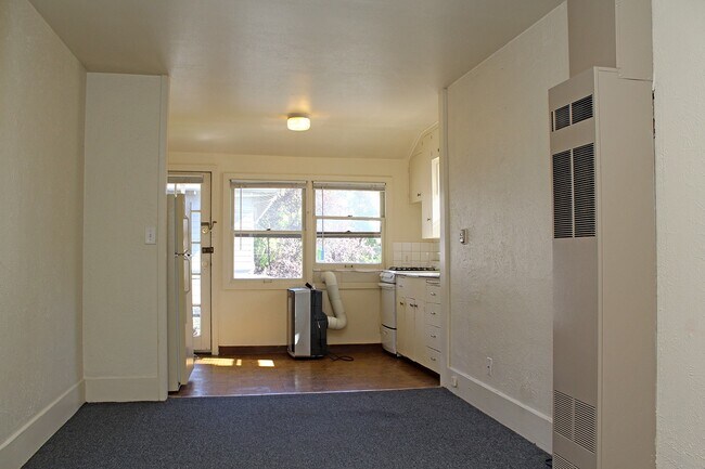 Foto del edificio - 1622-1628 SE 32nd Pl / 3259-3261 SE Market St