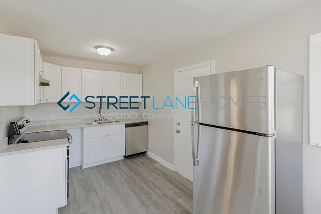 Foto del edificio - NOW OFFERING $250 OFF THE FIRST FULL MONTH...