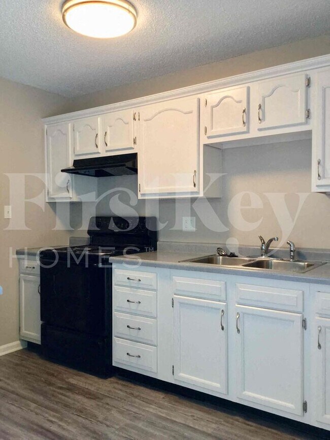 Foto del edificio - 3920 Pinetop Dr