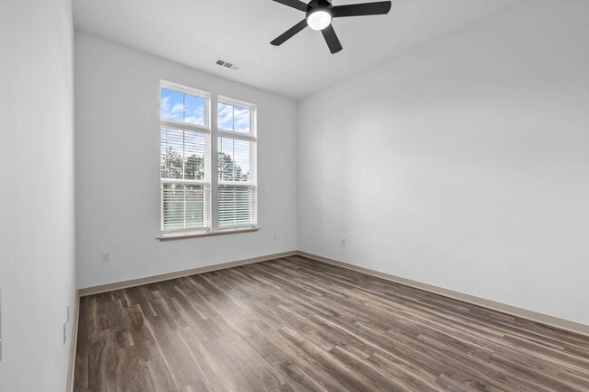 Foto del edificio - The River