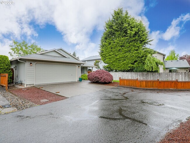 Building Photo - 3903 NE 83rd Way